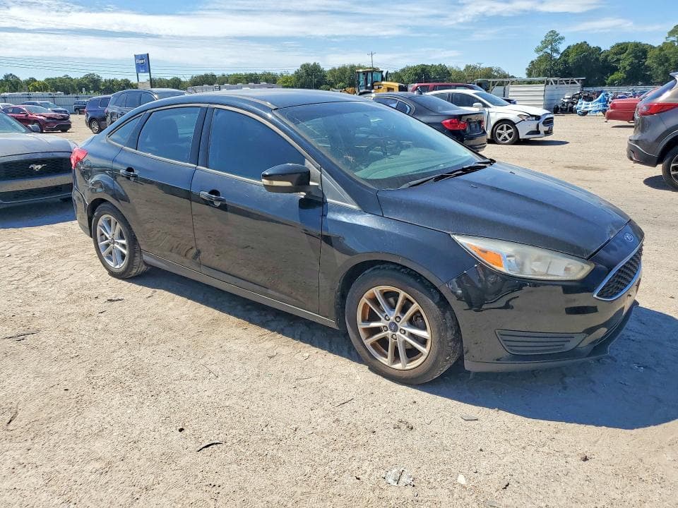 2017 FORD FOCUS SE 4