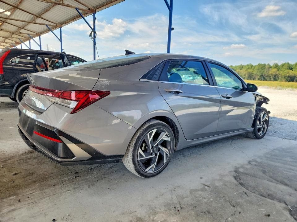 2025 HYUNDAI ELANTRA SEL 3