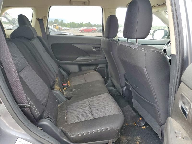 2018 MITSUBISHI OUTLANDER SE 11