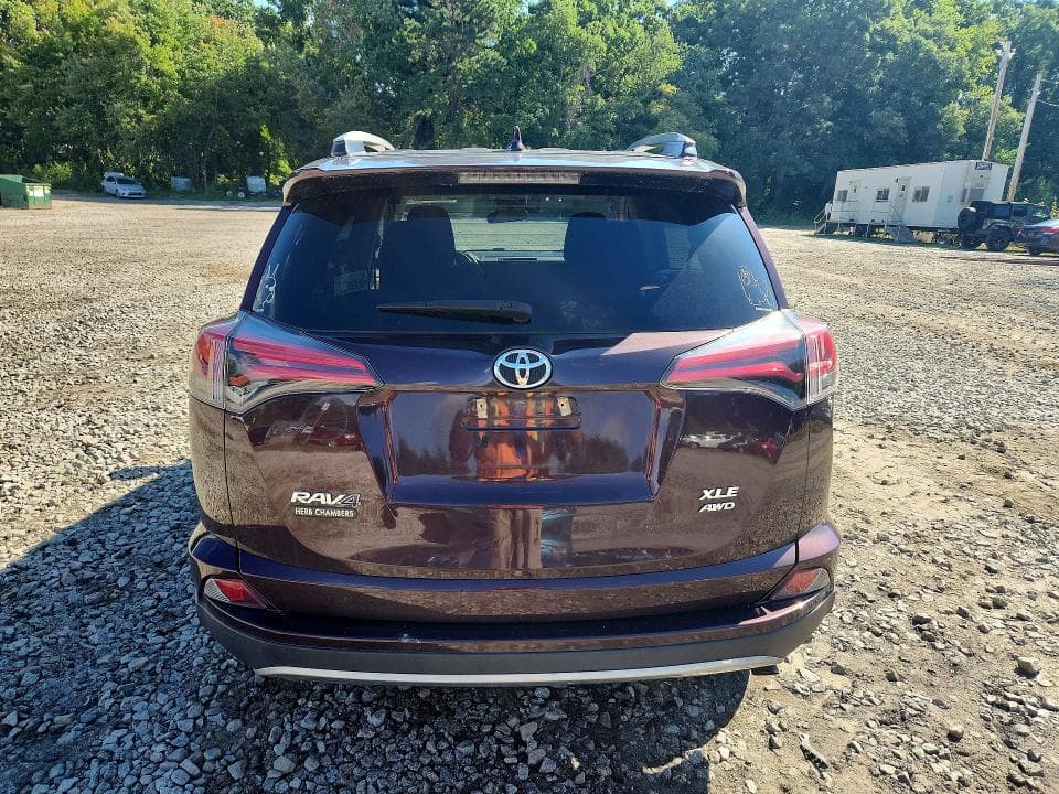 2018 TOYOTA RAV4 XLE 6