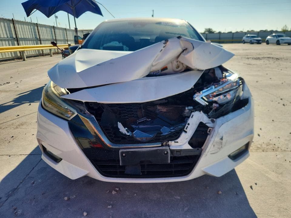 2020 NISSAN VERSA SR 5