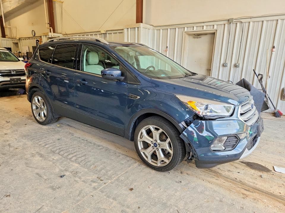 2019 FORD ESCAPE TITANIUM 4