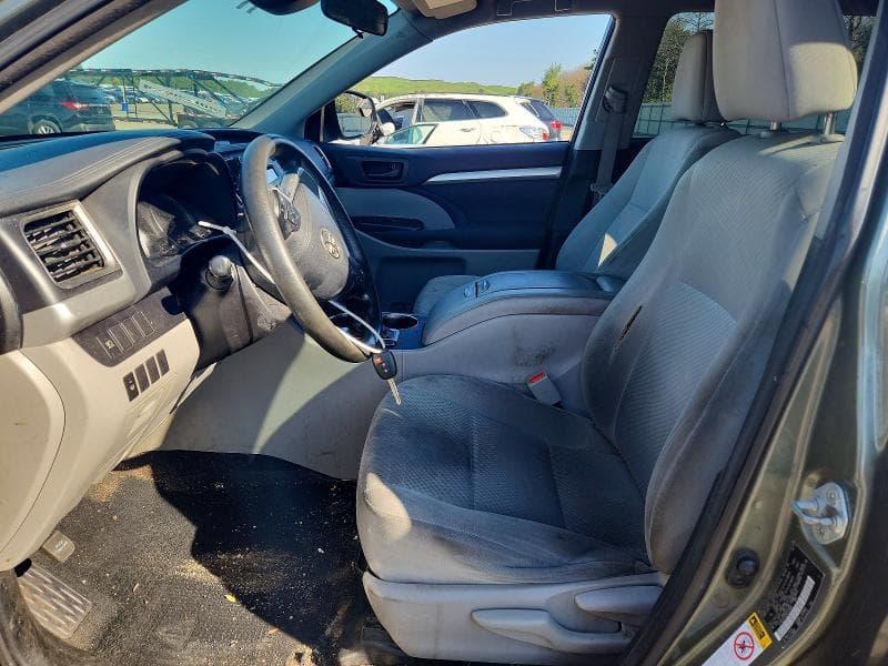 2017 TOYOTA HIGHLANDER LE 7