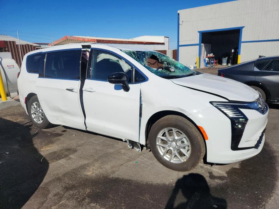 2027 CHRYSLER PACIFICA SELECT 4