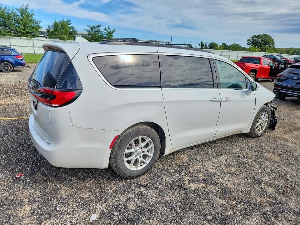 2022 CHRYSLER PACIFICA 3