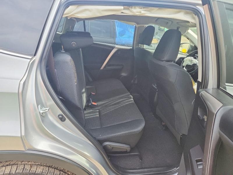 2018 TOYOTA RAV4 LE 11