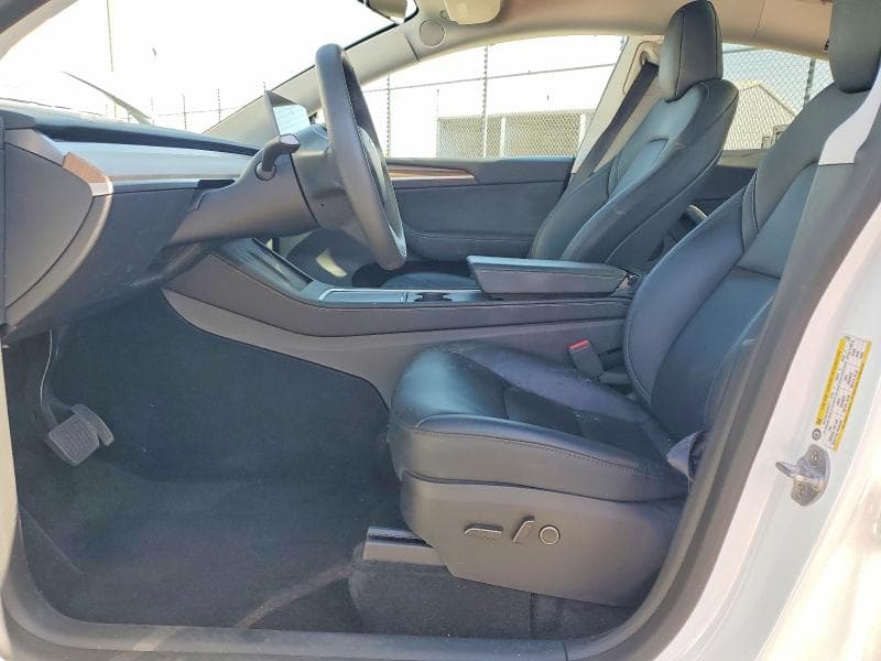 2025 TESLA MODEL Y 7