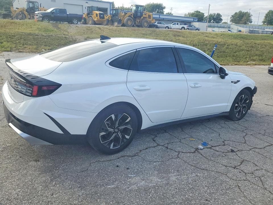 2025 HYUNDAI SONATA SEL 3