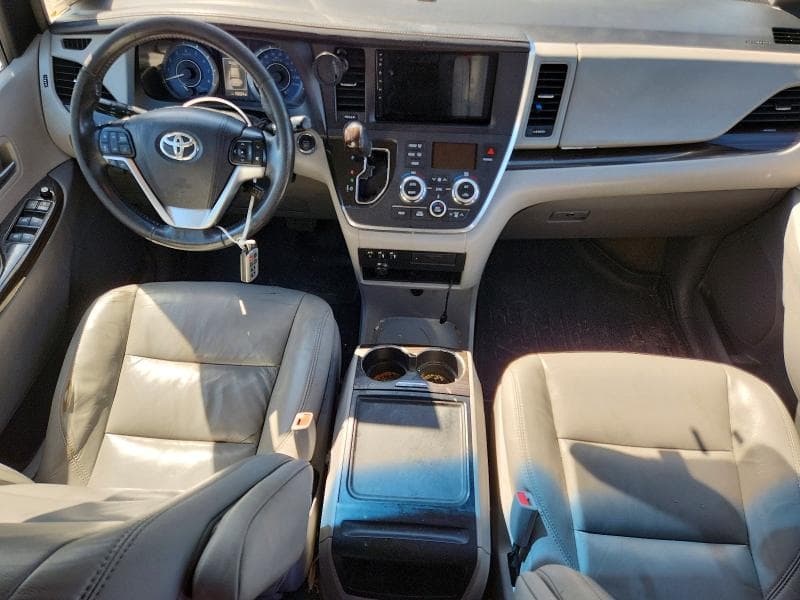 2017 TOYOTA SIENNA XLE 8-PASSENGER 8