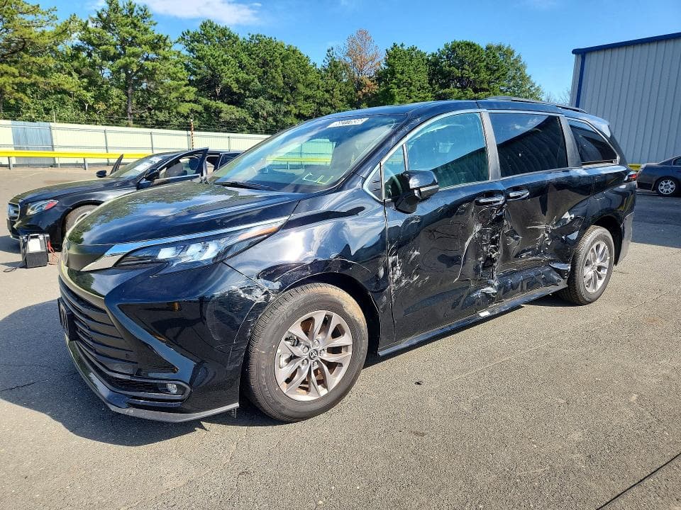 2026 TOYOTA SIENNA XLE 7-PASSENGER