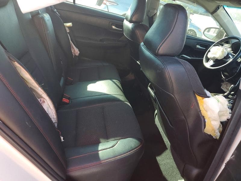 2017 TOYOTA CAMRY SE 10