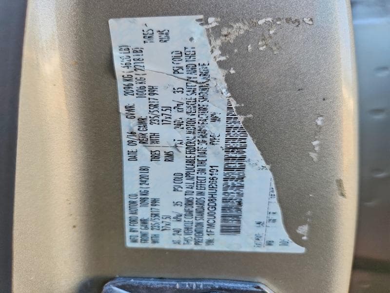 2017 FORD ESCAPE SE 12