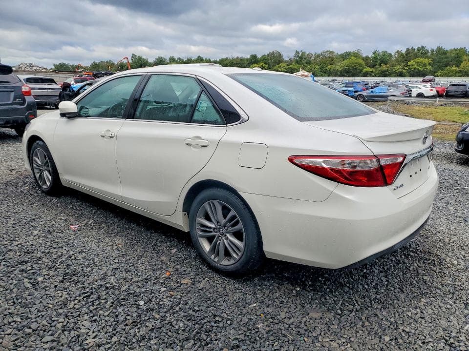 2017 TOYOTA CAMRY SE 2