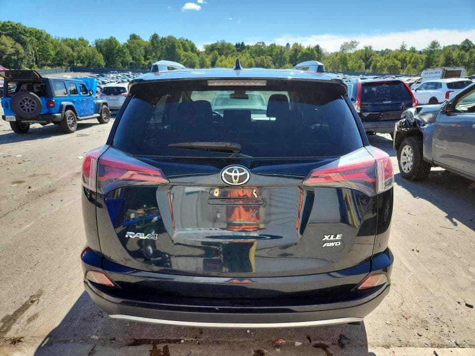 2018 TOYOTA RAV4 XLE 6