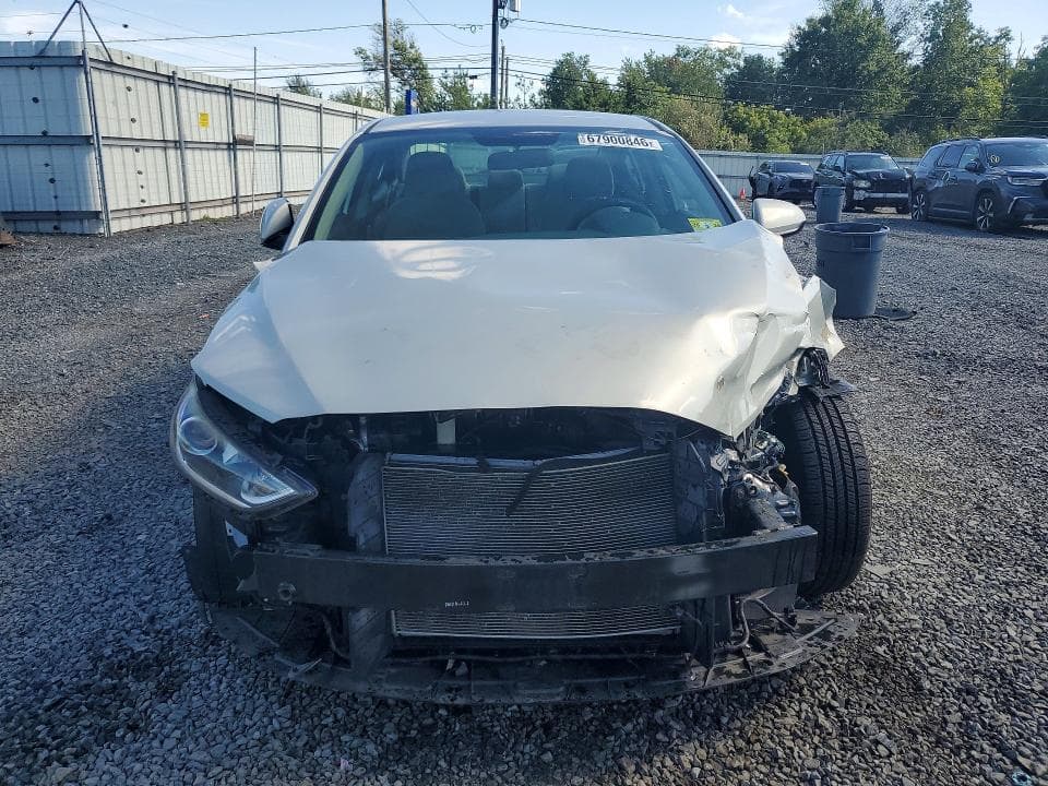2017 HYUNDAI ELANTRA SE 5