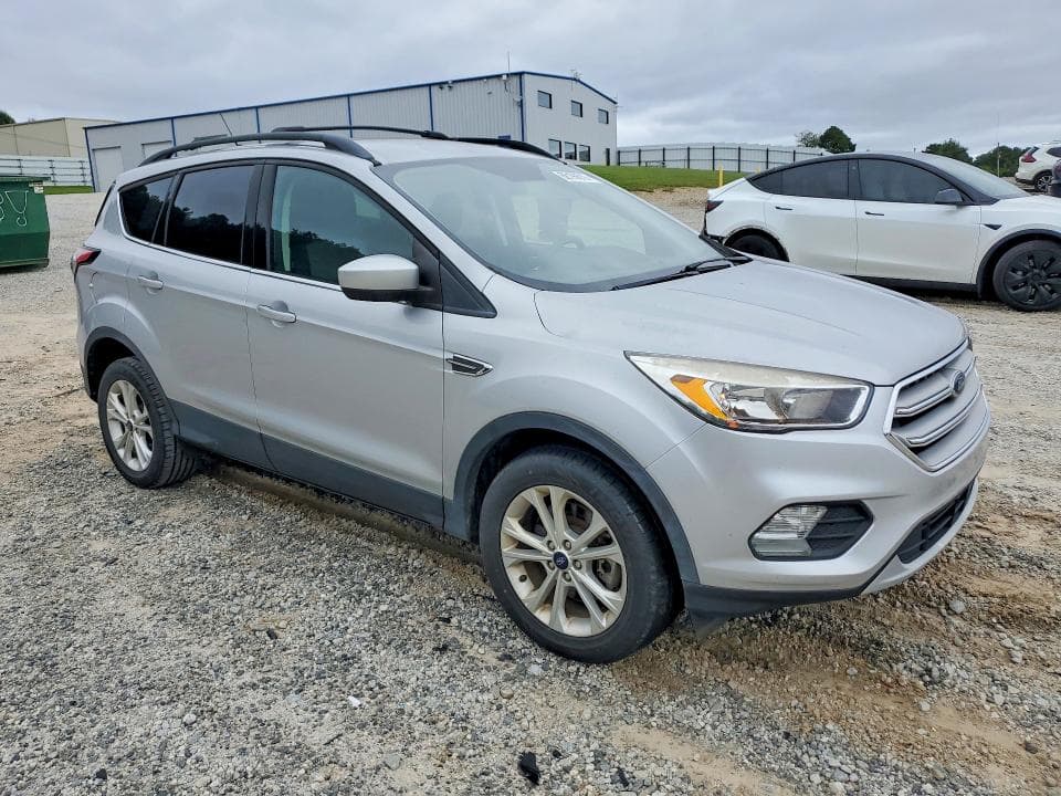 2018 FORD ESCAPE SE 4