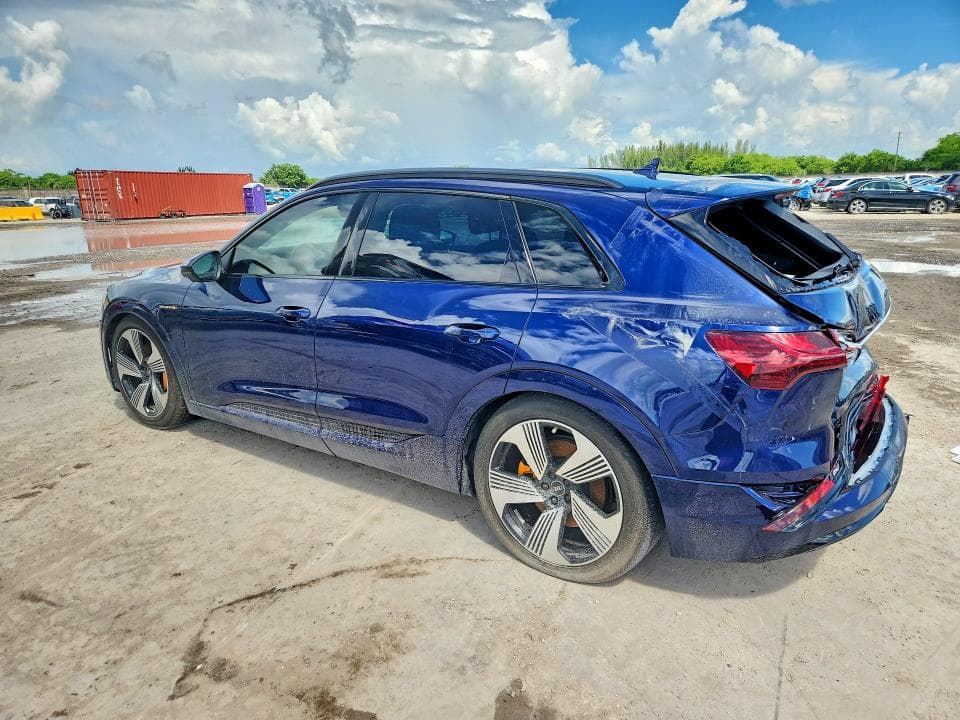 2022 AUDI E-TRON PREMIUM PLUS 2