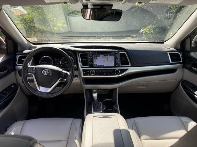 2018 TOYOTA HIGHLANDER XLE 9