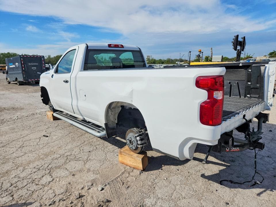 2025 CHEVROLET SILVERADO C1500 2