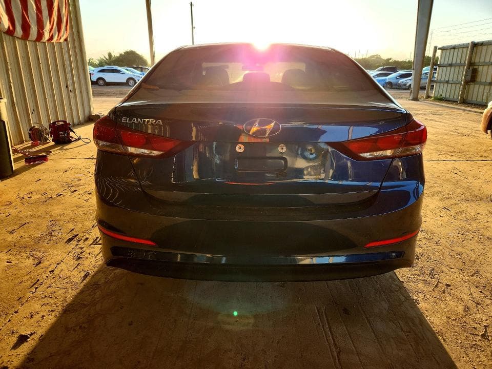 2017 HYUNDAI ELANTRA SE 6