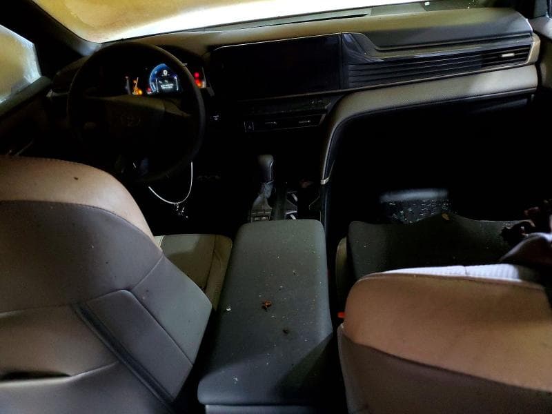 2025 TOYOTA CAMRY SE 8