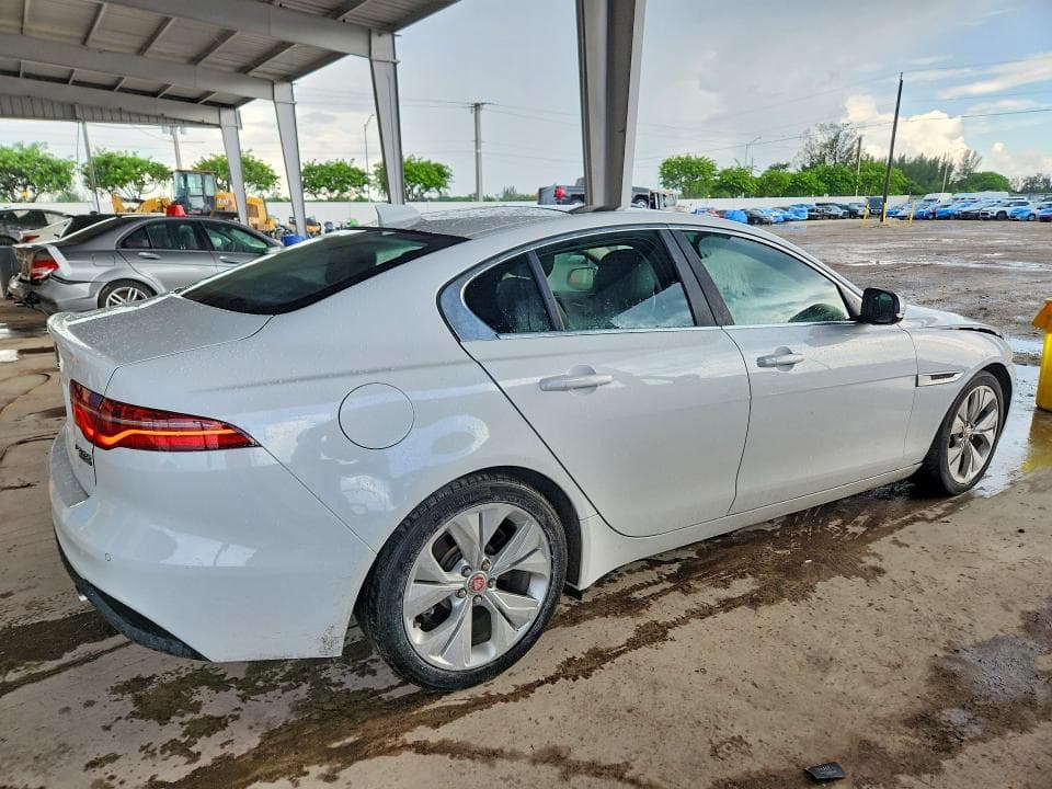 2020 JAGUAR XE S 3
