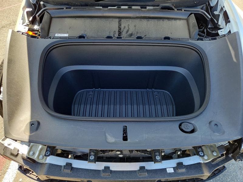 2026 TESLA MODEL Y 12