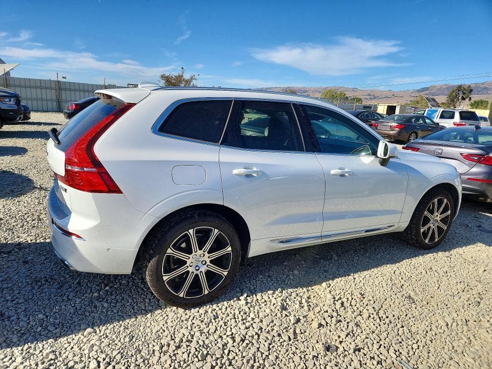 2018 VOLVO XC60 T6 3