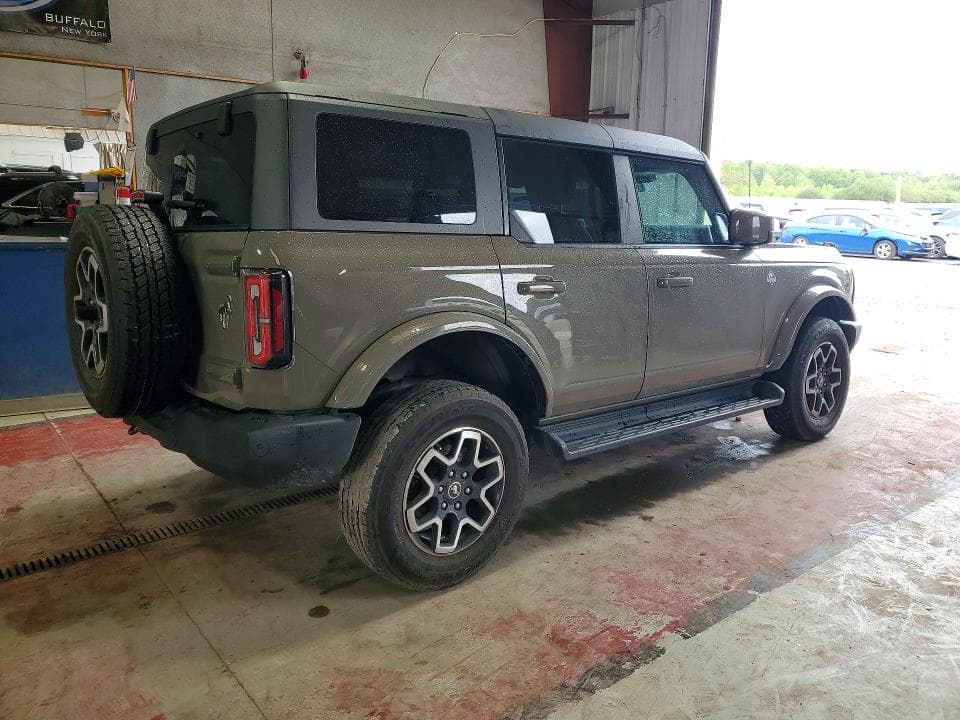 2025 FORD BRONCO OUTER BANKS 3