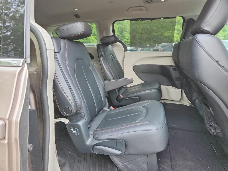 2017 CHRYSLER PACIFICA TOURING L 11