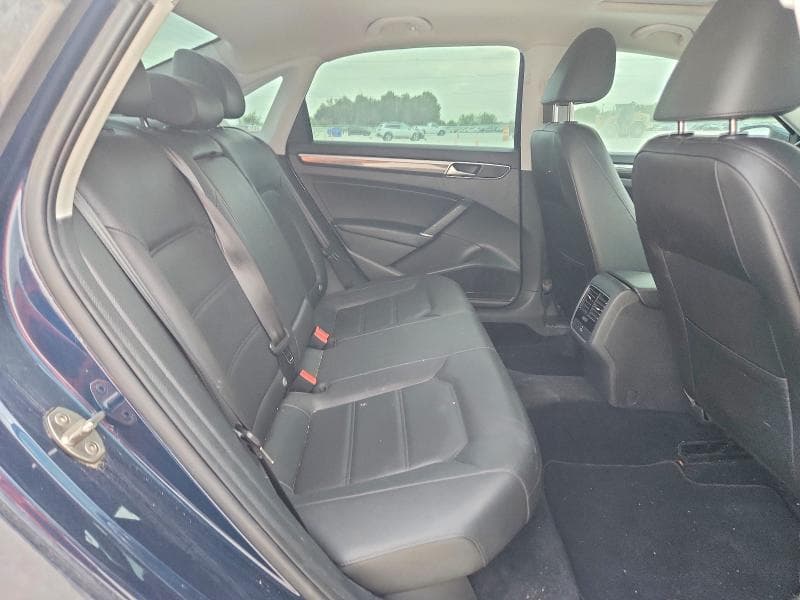 2018 VOLKSWAGEN PASSAT SE 10