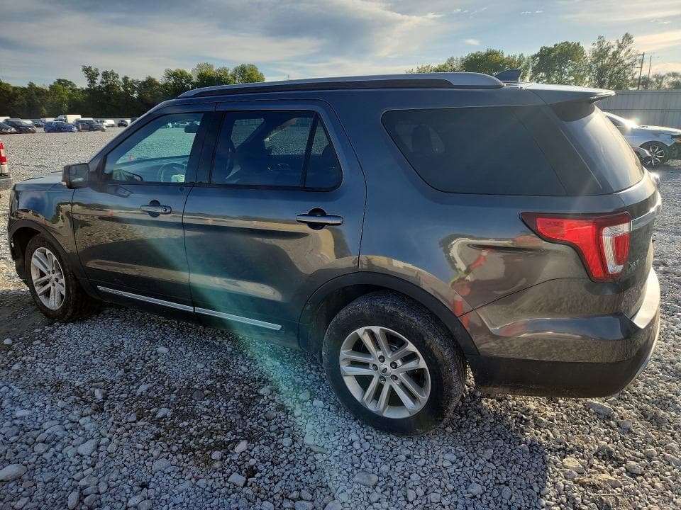 2017 FORD EXPLORER XLT 2