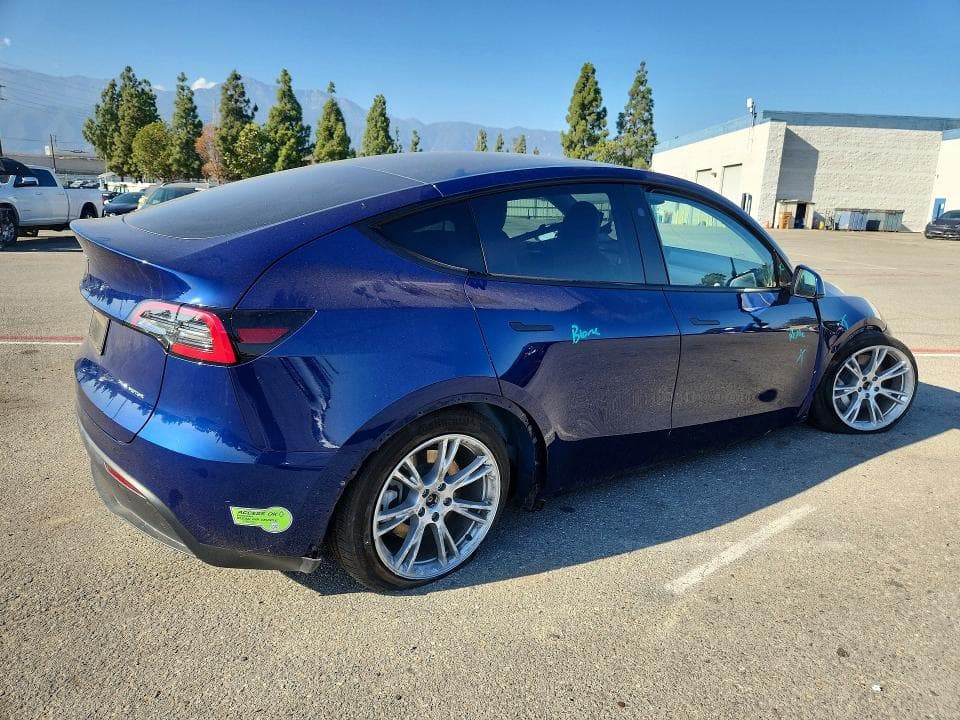 2023 TESLA MODEL Y 3