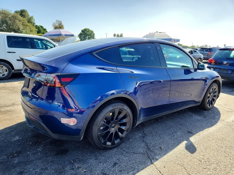2023 TESLA MODEL Y 3