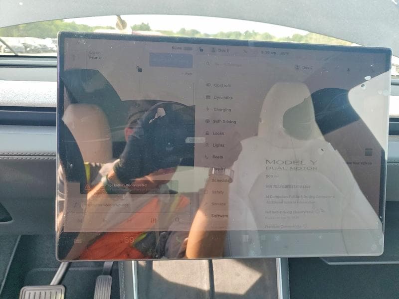 2026 TESLA MODEL Y 9