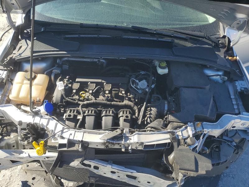 2017 FORD FOCUS SE 11
