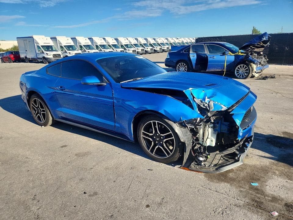2019 FORD MUSTANG 4