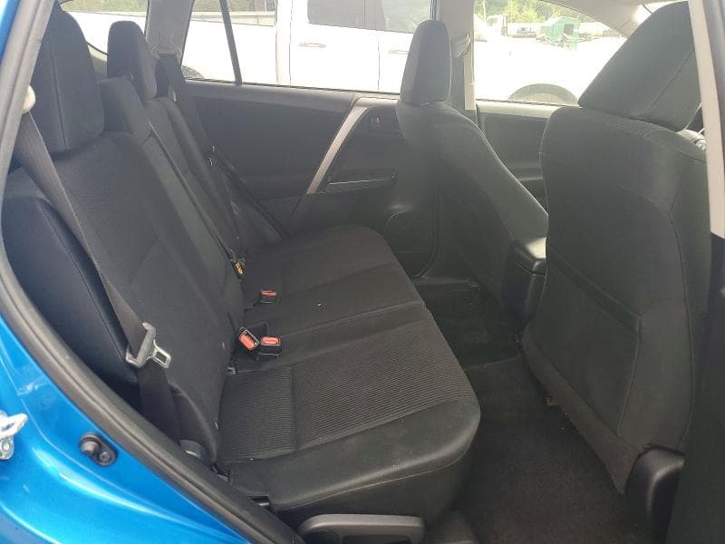 2018 TOYOTA RAV4 LE 11