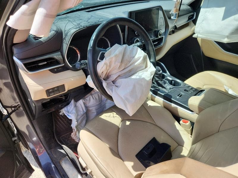 2023 TOYOTA HIGHLANDER XLE 8