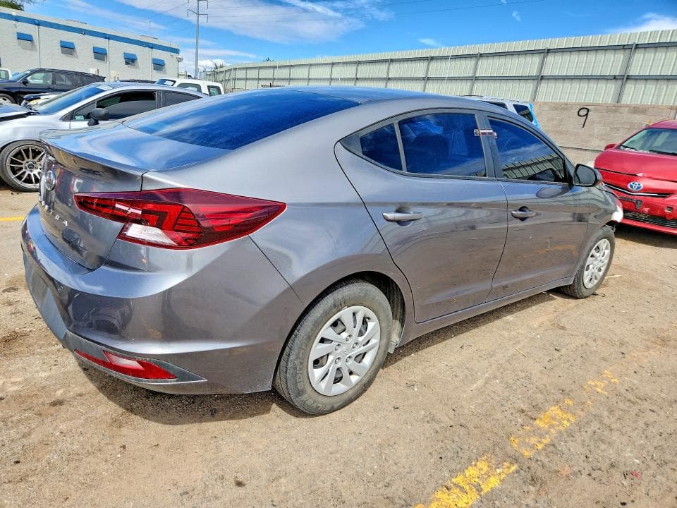2019 HYUNDAI ELANTRA SE 3
