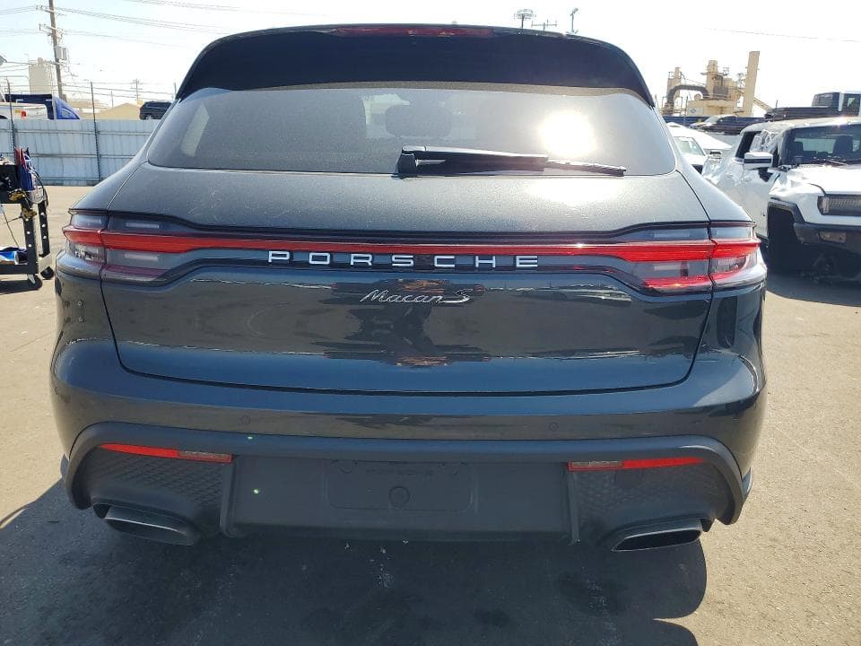 2024 PORSCHE MACAN BASE 6