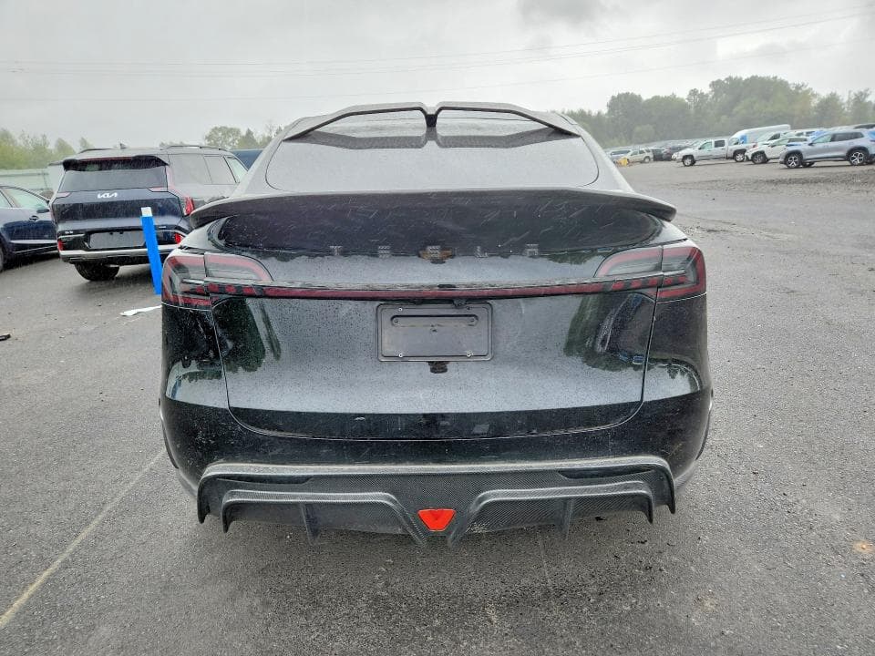 2023 TESLA MODEL Y 6
