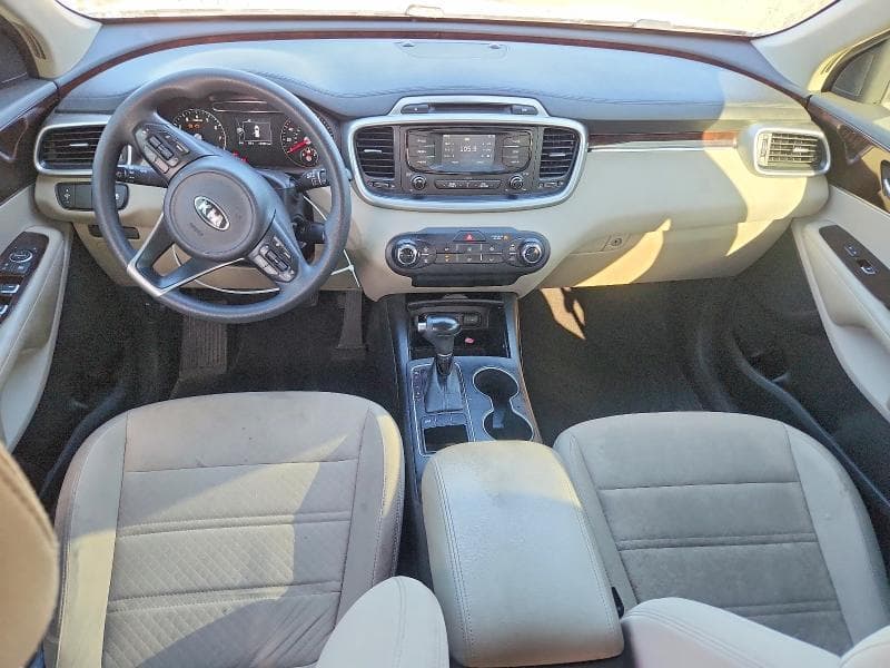 2017 KIA SORENTO LX 8