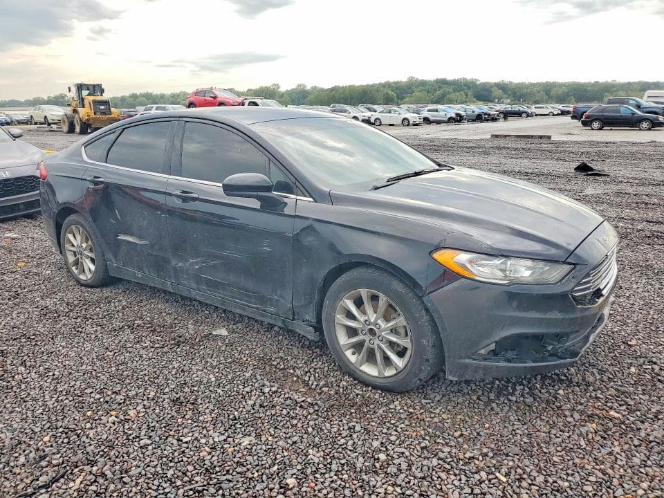 2017 FORD FUSION SE 4