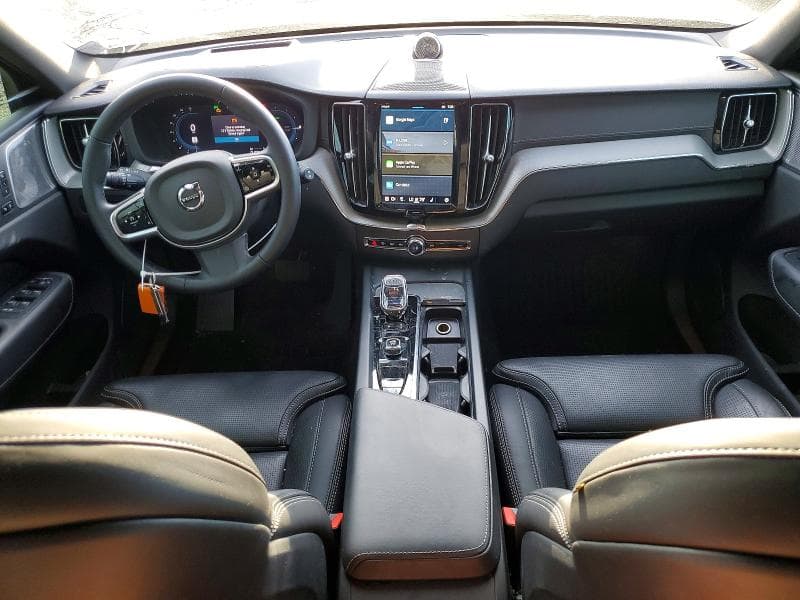2024 VOLVO XC60 ULTIMATE 8