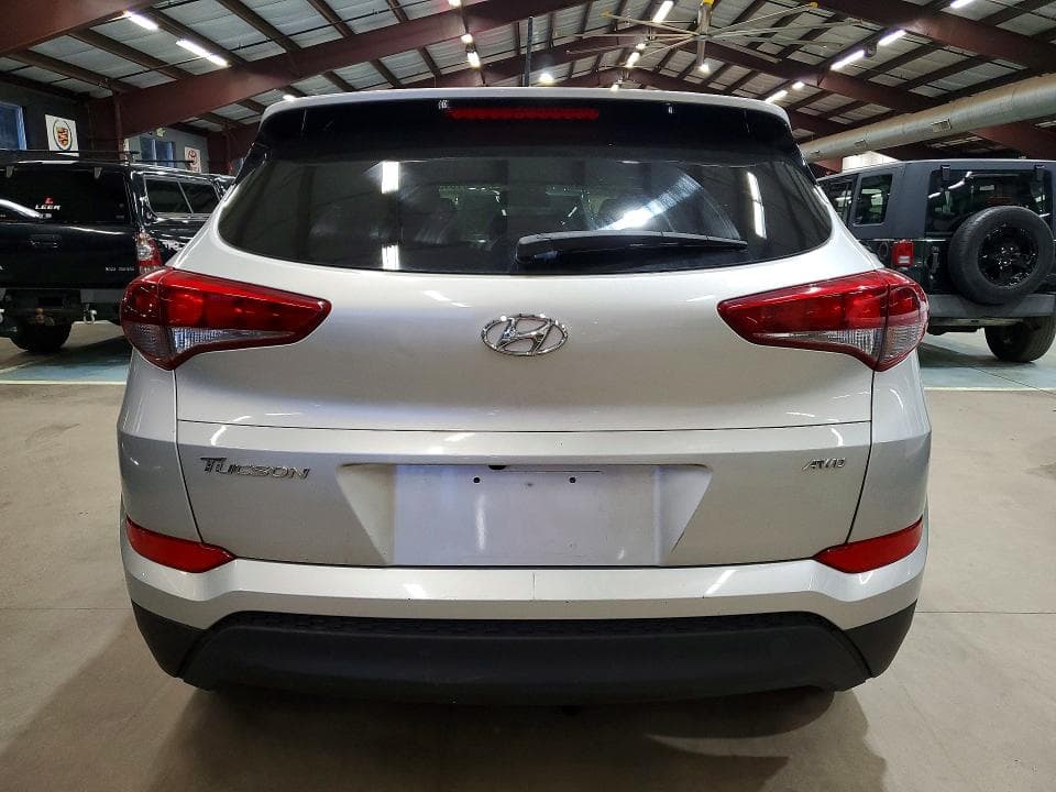 2018 HYUNDAI TUCSON SE 6