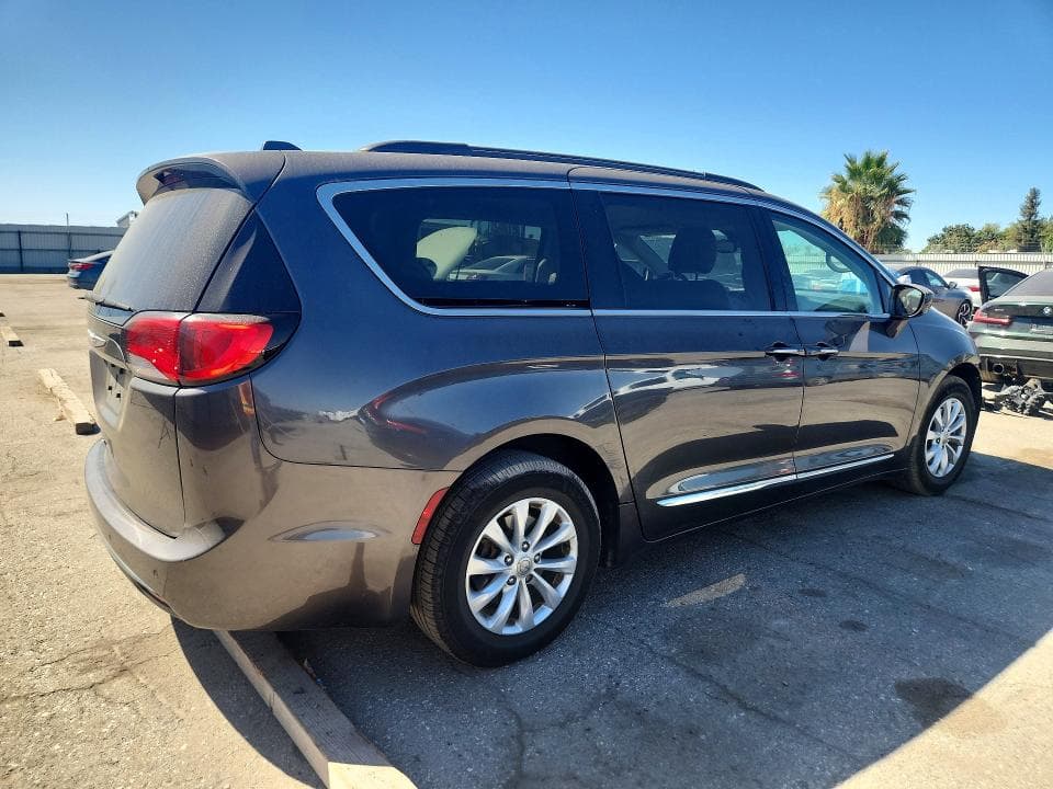 2017 CHRYSLER PACIFICA TOURING L 3