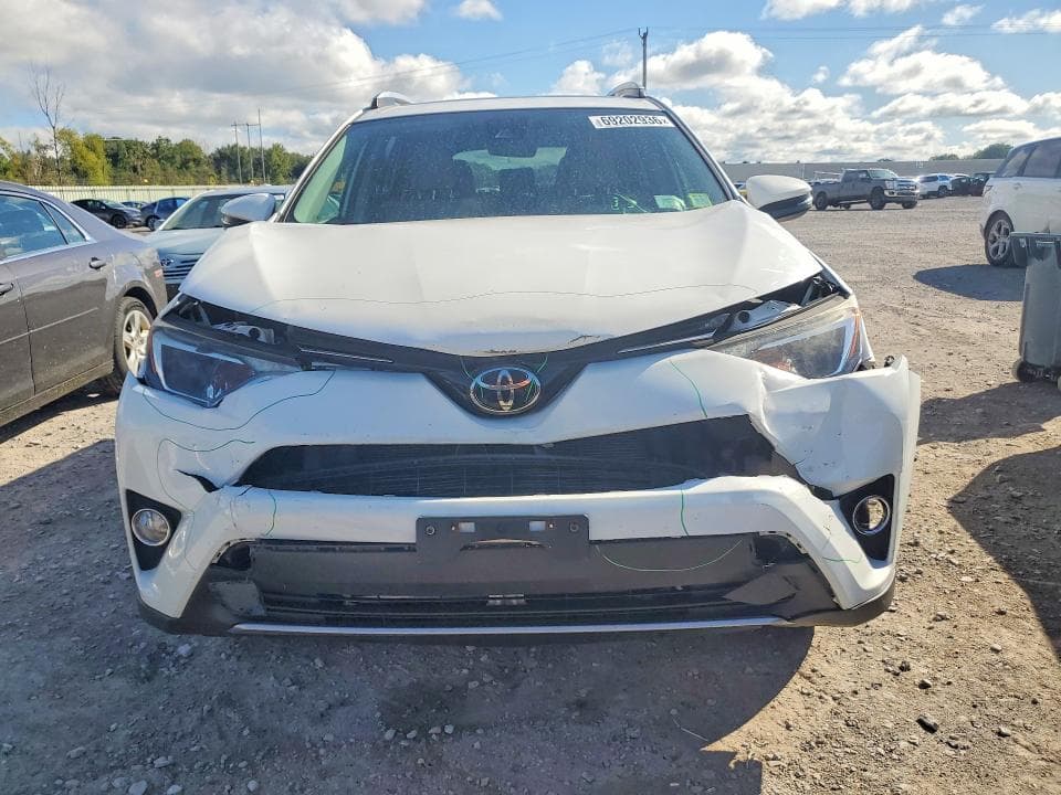 2017 TOYOTA RAV4 XLE 5
