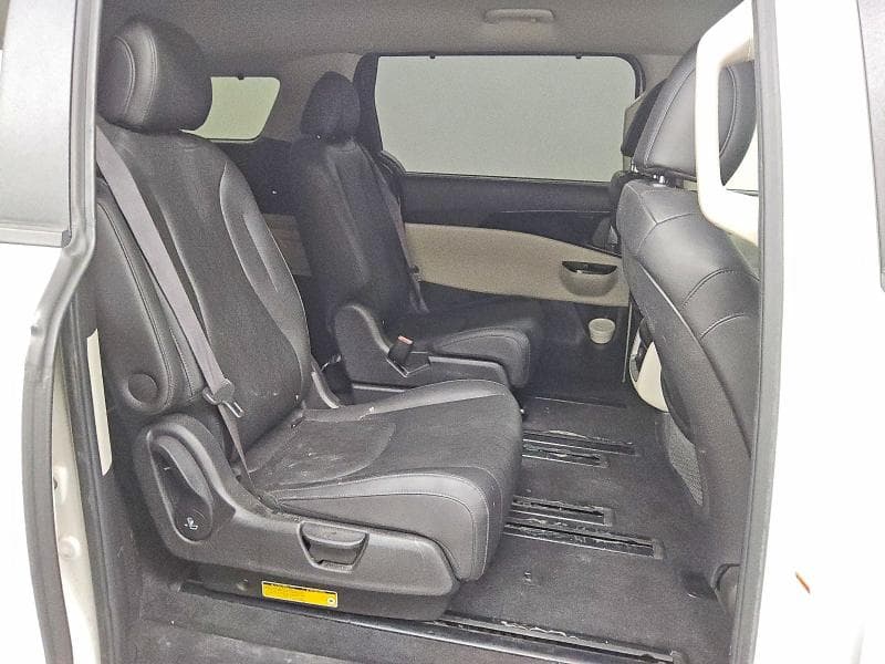 2022 KIA CARNIVAL EX 11