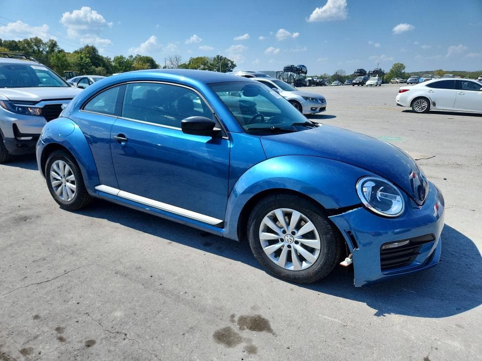 2018 VOLKSWAGEN BEETLE S 4